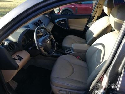 Usata Toyota RAV4 150 CV (110 kW) 2010 Grigio SUV