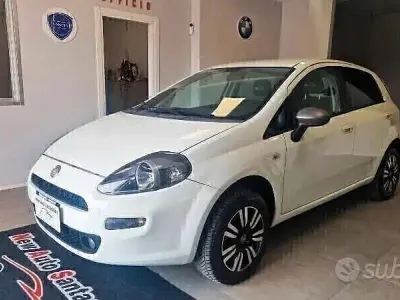 Occasion Fiat Punto Young 70 ch (51 kW) 2014 Blanc Citadine
