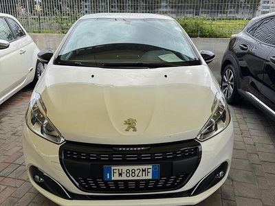 Usata Peugeot 208 Allure 82 CV (60 kW) 2019 Bianco Utilitaria