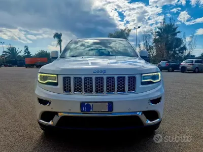 Usata Jeep Grand Cherokee Summit 250 CV (183 kW) 2016 Bianco SUV