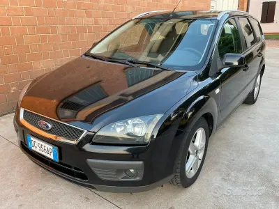 Usata Ford Focus Style 90 CV (66 kW) 2007 Nero Station wagon