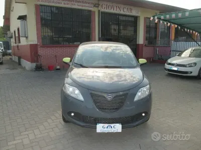 Usata Lancia Ypsilon Gold 80 CV (58 kW) 2014 Grigio Utilitaria