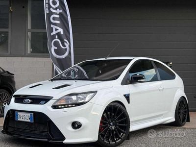 Begagnad Ford Focus RS 305 HK (224 kW) 2010 Vit Halvkombi