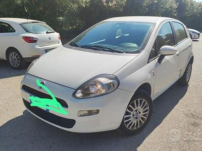 Usata Fiat Grande Punto 77 CV (56 kW) 2013 Bianco Utilitaria