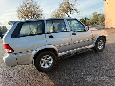 Usata Ssangyong (KGM) Musso 119 CV (87 kW) 2001 Grigio SUV