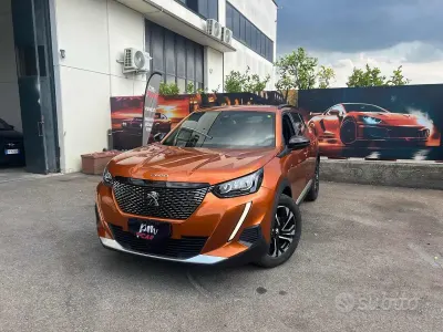 Usata Peugeot 2008 Allure 131 CV (96 kW) 2023 Arancione SUV