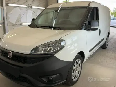 Usata Fiat Doblò 105 CV (77 kW) 2021 Bianco Monovolume
