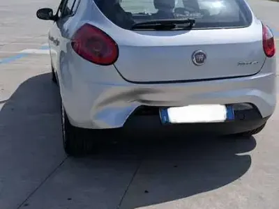 Usata Fiat Bravo Dynamic 105 CV (77 kW) 2010 Bluazzurro Utilitaria