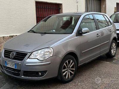 Begagnad VW Polo 48 HK (35 kW) 2007 Grå Halvkombi