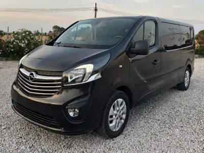 Usata Opel Vivaro 145 CV (106 kW) 2018 Nero Monovolume