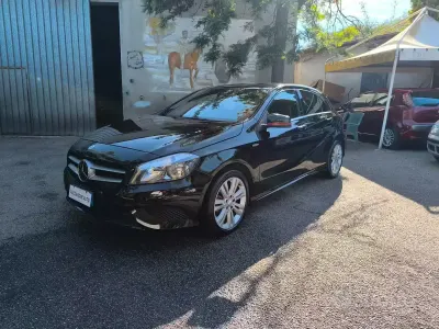 Usata Mercedes A180 109 CV (80 kW) 2014 Nero Berlina