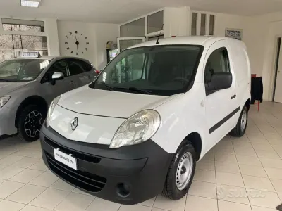 Usata Renault Kangoo 68 CV (50 kW) 2008 Bianco Monovolume