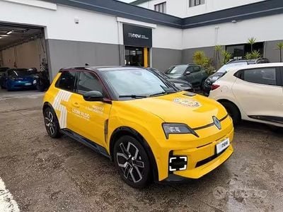 Brugt Renault 5 E-Tech Iconic 110 kW (150 HK) 2024 Gul Sedan