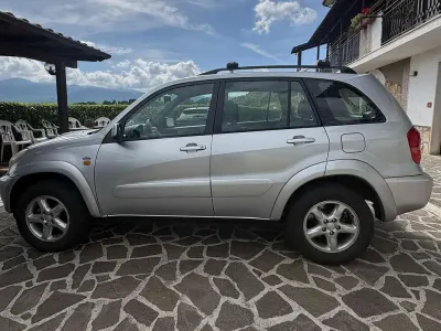 Usata Toyota RAV4 116 CV (85 kW) 2003 Grigio SUV
