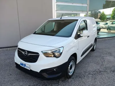 Usata Opel Combo Edition+ 101 CV (74 kW) 2022 Bianco Monovolume