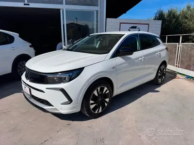 Usata Opel Grandland X Business 131 CV (96 kW) 2022 Bianco SUV