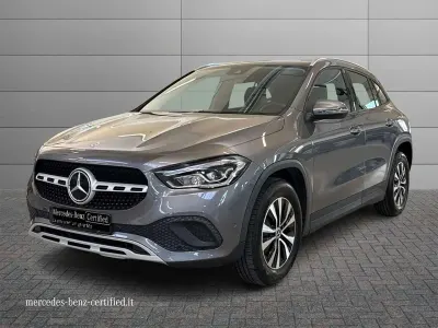 Usata Mercedes GLA200 Business 150 CV (110 kW) 2022 Grigio montagna SUV