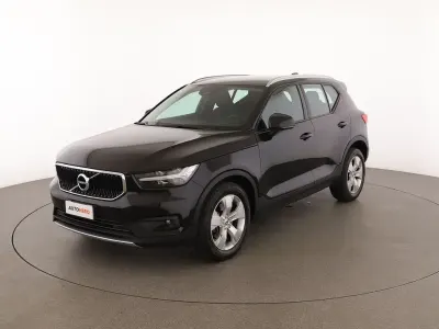 Usata Volvo XC40 Momentum 197 CV (144 kW) 2021 Nero SUV