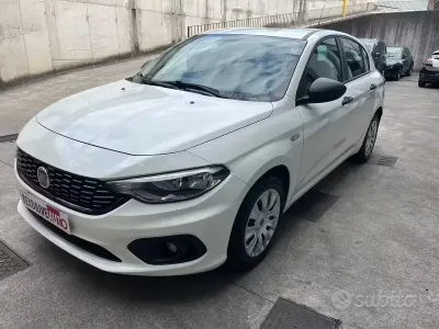Usata Fiat Tipo Easy 120 CV (88 kW) 2018 Bianco Berlina