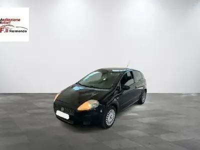 Usata Fiat Grande Punto Dynamic 90 CV (66 kW) 2009 Nero Utilitaria