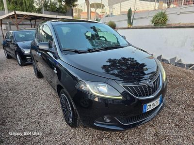 Usata Lancia Ypsilon Gold 69 CV (50 kW) 2023 Nero Utilitaria