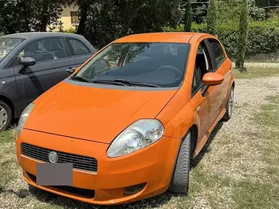 Usata Fiat Grande Punto 90 CV (66 kW) 2007 Arancione Utilitaria