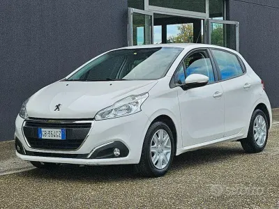 Käytetty Peugeot 208