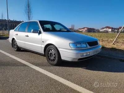 Usata VW Passat 101 CV (74 kW) 1996 Grigio Berlina