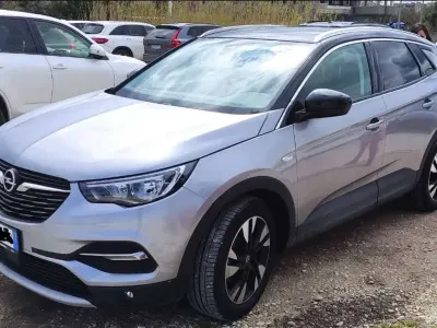 Usata Opel Grandland X S 131 CV (96 kW) 2019 Argento SUV