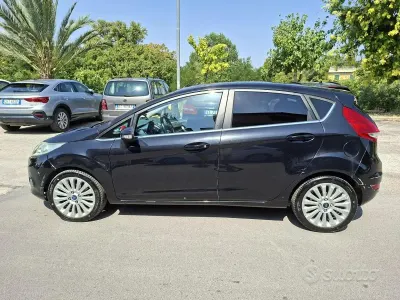 Usata Ford Fiesta 68 CV (50 kW) 2009 Nero Berlina