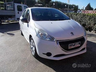 Usata Peugeot 208 101 CV (74 kW) 2013 Bianco Utilitaria