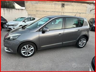 Usata Renault Scénic III Luxe 110 CV (80 kW) 2012 Grigio Monovolume
