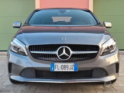 Usata Mercedes 180 102 CV (75 kW) 2017 Grigio Berlina