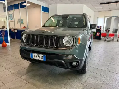 Usata Jeep Renegade Trailhawk 170 CV (125 kW) 2016 Bluazzurro SUV