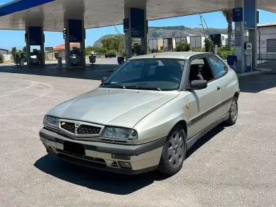 Usata Lancia Delta 193 CV (141 kW) 1996 Utilitaria