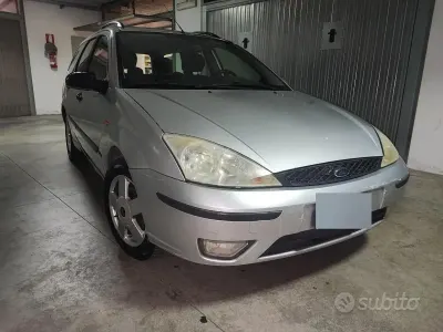 Usata Ford Focus 116 CV (85 kW) 2003 Grigio Station wagon