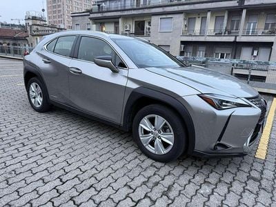 Lexus UX 250h