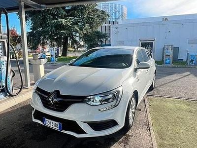 Usata Renault Mégane IV Business 95 CV (69 kW) 2019 Bianco Station wagon