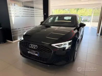 Begagnad Audi A3 Business 116 HK (85 kW) 2021 Grå Sedan