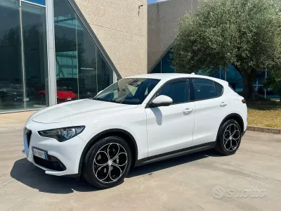 Usata Alfa Romeo Stelvio Business 160 CV (117 kW) 2021 Bianco SUV