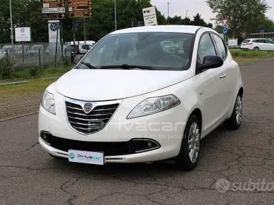 Usata Lancia Ypsilon Gold 85 CV (62 kW) 2012 Bianco Utilitaria