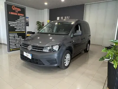 Usata VW Caddy Trendline 102 CV (75 kW) 2019 Grigio grafite Monovolume
