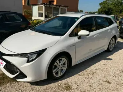 Usata Toyota Corolla 98 CV (72 kW) 2022 Bianco Station wagon