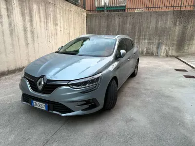 Usata Renault Mégane GrandTour Business 116 CV (85 kW) 2021 Argento Station wagon