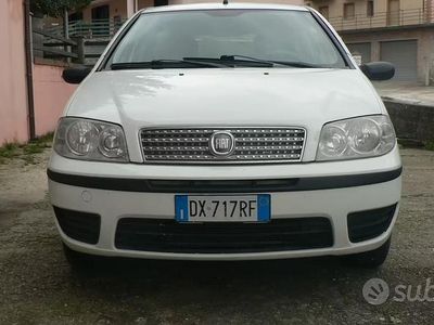 Usata Fiat Punto 77 CV (56 kW) 2009 Bianco Utilitaria