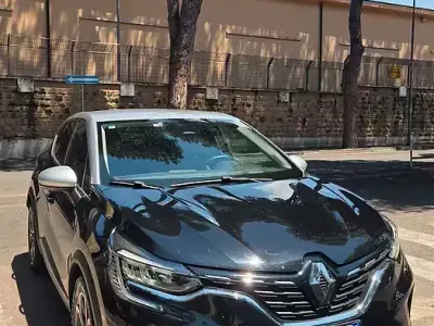 Usata Renault Captur Intens 101 CV (74 kW) 2022 Nero SUV