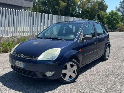 Usata Ford Fiesta Ambiente 68 CV (50 kW) 2003 Blu/azzurro Utilitaria