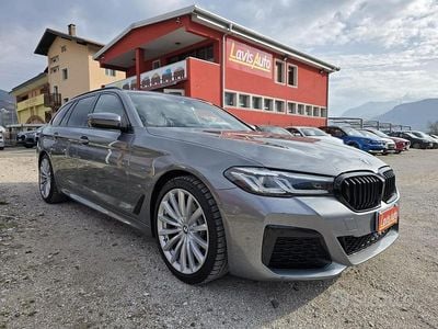 Usata BMW 520 Luxury Line 190 CV (139 kW) 2022 Grigio Station wagon