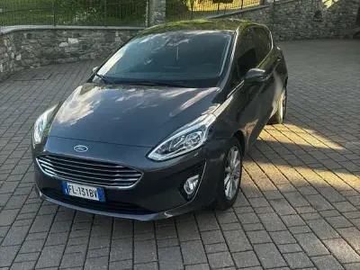 Begagnad Ford Fiesta Titanium 86 HK (63 kW) 2017 Grå Halvkombi