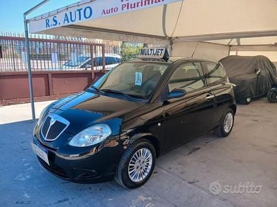 Begagnad Lancia Ypsilon 75 HK (55 kW) 2006 Svart Halvkombi